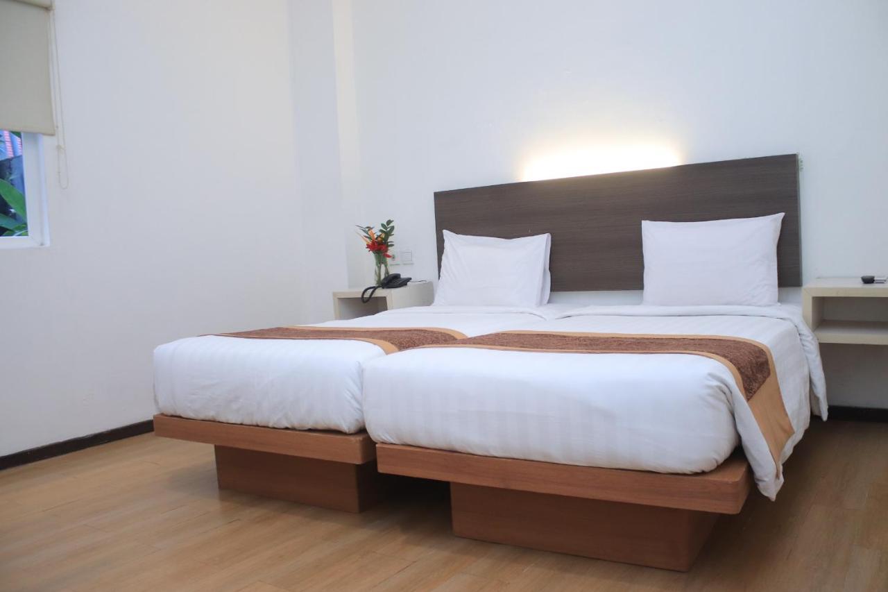 ซันวูด อาเรียนซ์ โฮเต็ล แมเนจ บาย เบนคูเลน Hotel มาตารัม ภายนอก รูปภาพ