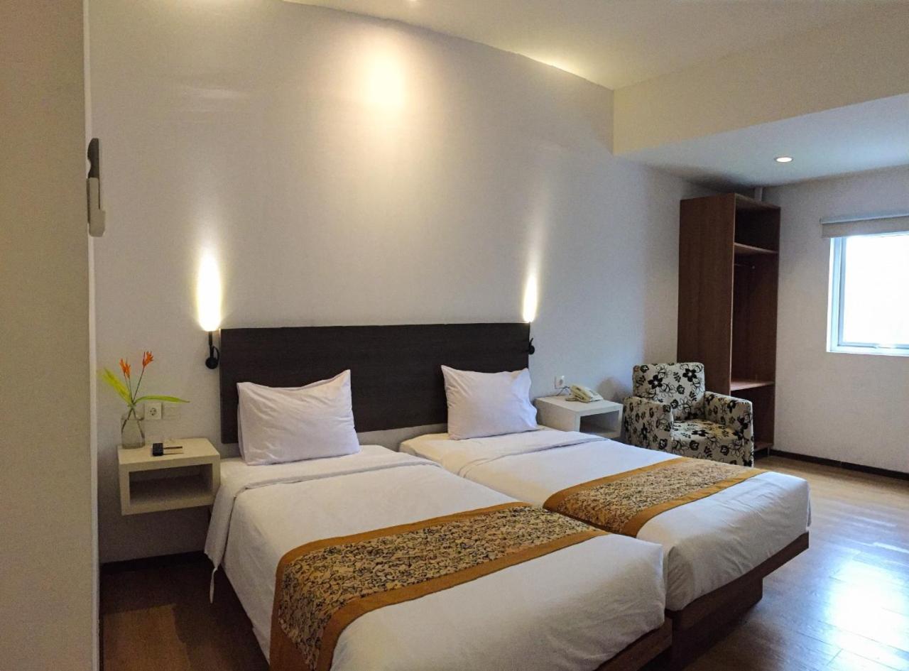 ซันวูด อาเรียนซ์ โฮเต็ล แมเนจ บาย เบนคูเลน Hotel มาตารัม ภายนอก รูปภาพ