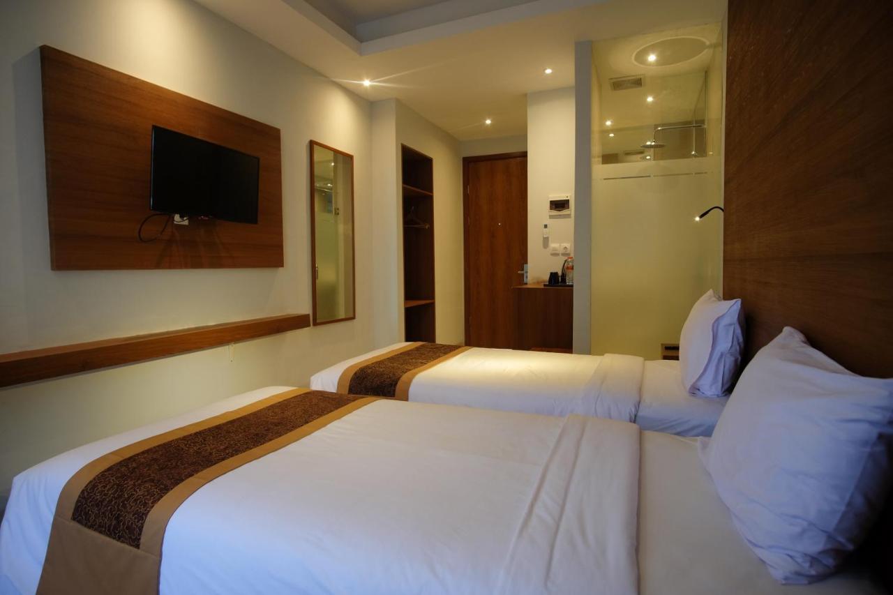 ซันวูด อาเรียนซ์ โฮเต็ล แมเนจ บาย เบนคูเลน Hotel มาตารัม ภายนอก รูปภาพ