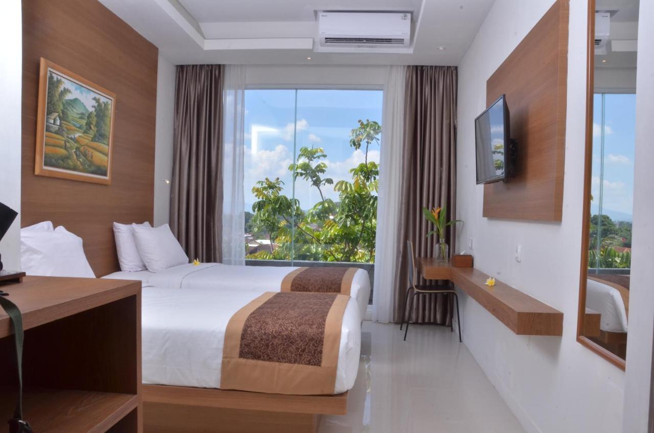 ซันวูด อาเรียนซ์ โฮเต็ล แมเนจ บาย เบนคูเลน Hotel มาตารัม ภายนอก รูปภาพ