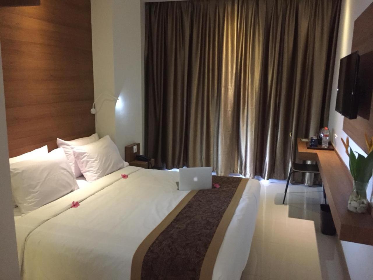 ซันวูด อาเรียนซ์ โฮเต็ล แมเนจ บาย เบนคูเลน Hotel มาตารัม ภายนอก รูปภาพ