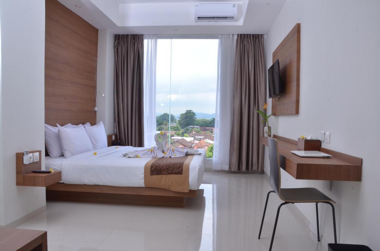 ซันวูด อาเรียนซ์ โฮเต็ล แมเนจ บาย เบนคูเลน Hotel มาตารัม ภายนอก รูปภาพ