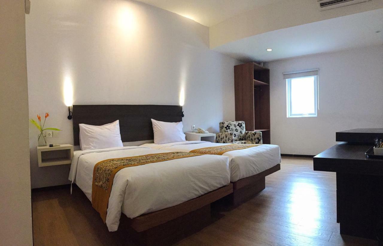 ซันวูด อาเรียนซ์ โฮเต็ล แมเนจ บาย เบนคูเลน Hotel มาตารัม ภายนอก รูปภาพ
